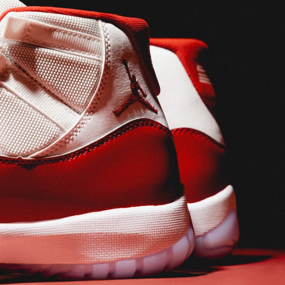 AIR JORDAN XI 11 “CHERRY” MENS SIZE 12 DEADSTOCK NEW - Picture 2 of 7
